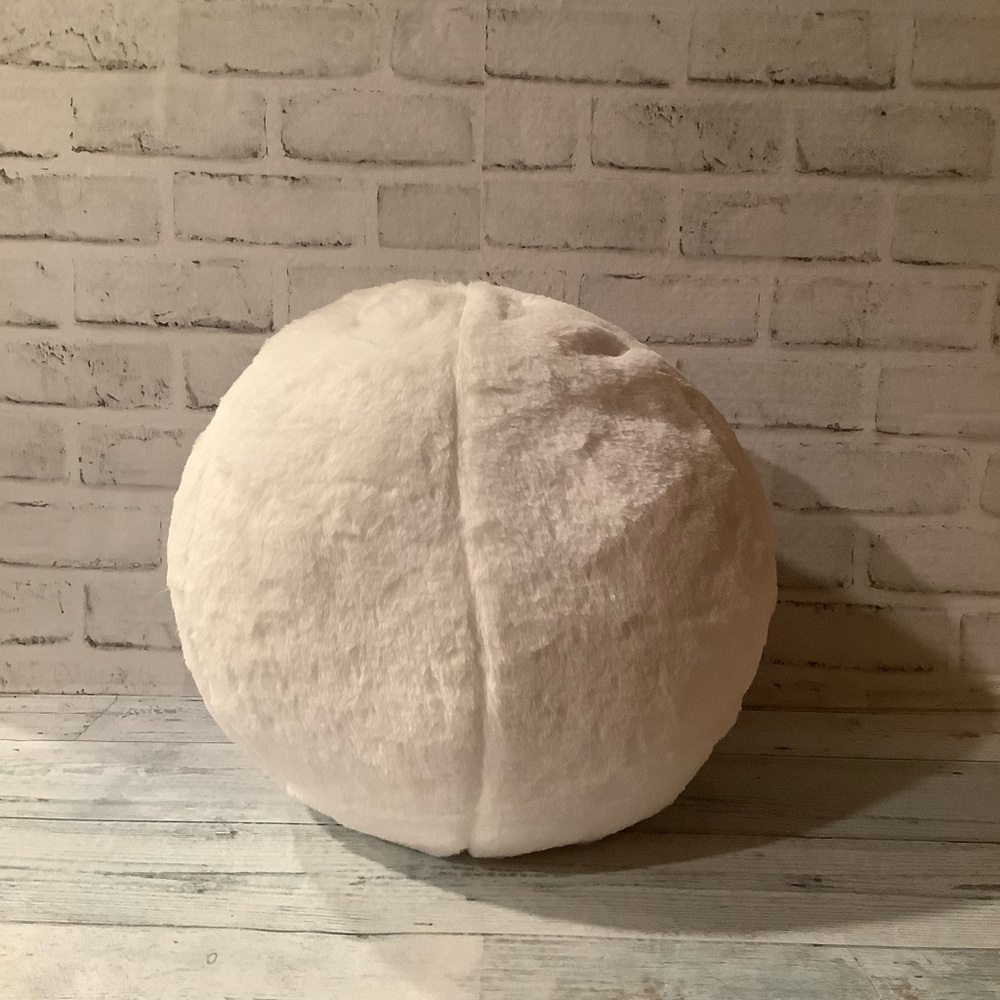 Sheffield Home 14”D Faux Fur Round Pillow